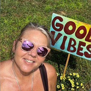 Meet your Posher, Rhonda